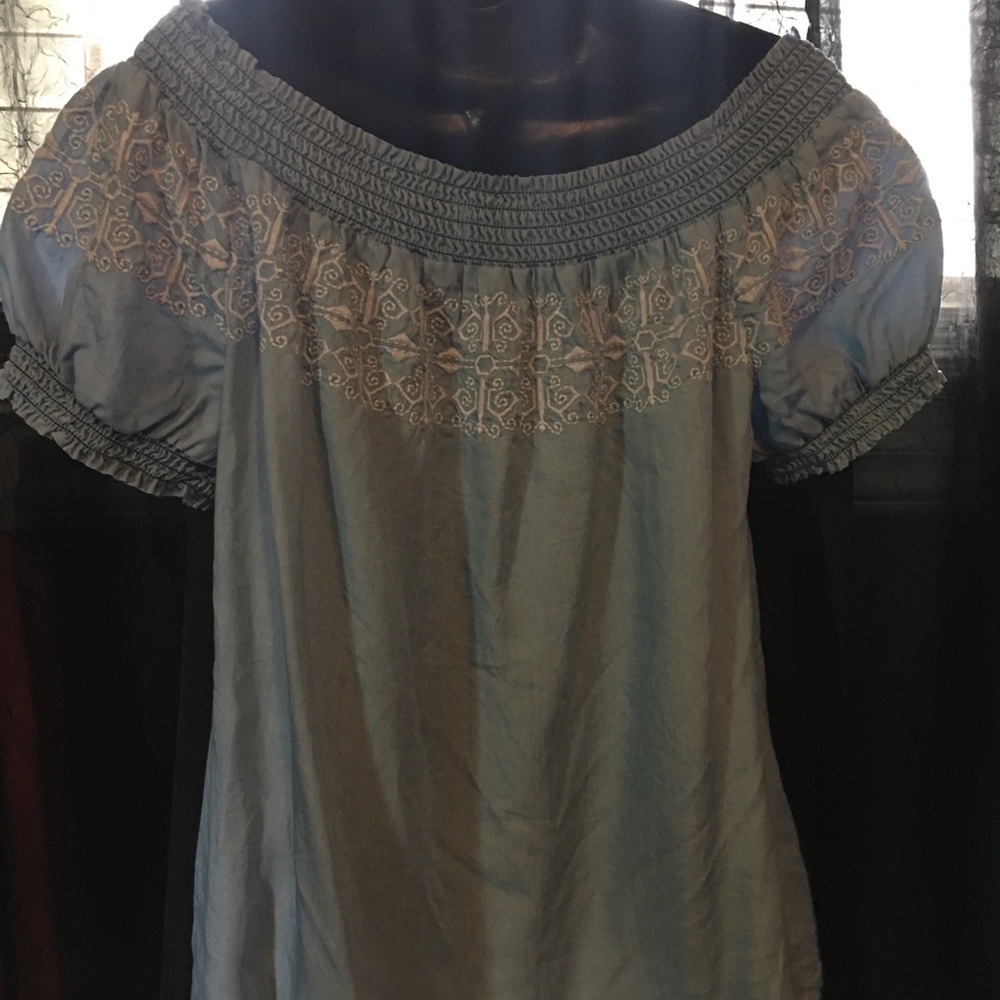 Off the Shoulder Crown & Ivy Shirt